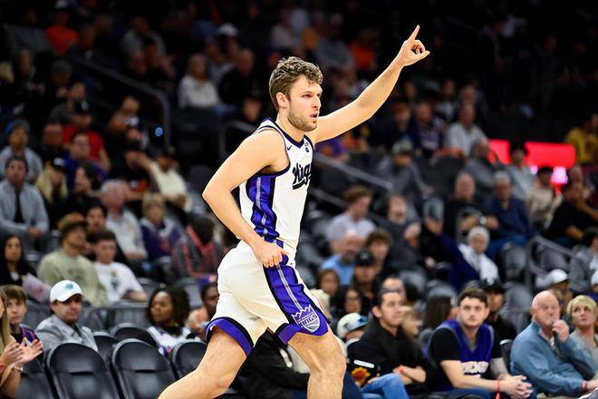 穆古鲁扎关键节点回归赛场，RNG带队取胜！